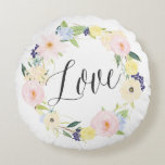 Pastel Spring Floral Wreath | Love Round Pillow Rond Kussen<br><div class="desc">Whimysisch kussen met waterverf pastelbloemen en moderne kalligrafie.</div>