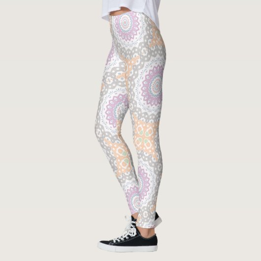 Pastel Spring Mandala Patroon in zachte symmetrie Leggings (Links)