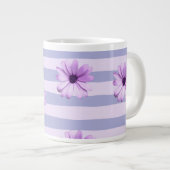 Pastel stripes pattern with Daisies Grote Koffiekop (Voorkant rechts)