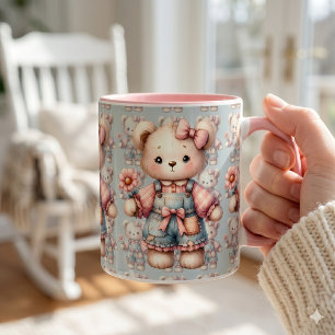 Pastel teddybeer die een bloem vasthoudt en overal mok