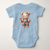Pastel teddybeer met bloem en overall aan romper (Achterkant)