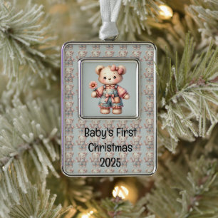 Pastel teddybeer met bloem en overall verzilverd omlijst ornament