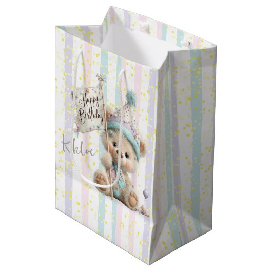 Pastel Teddybeer Verjaardag Medium Cadeauzakje (Voorkant Gekanteld)