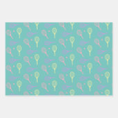 Pastel Tennis Rackets met Tennis Ball on Green Inpakpapier Vel (Voorkant)