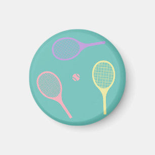 Pastel Tennis Rackets met Tennis Ball on Green Magneet