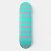 Pastel Turquoise Blauw-groene en roze strepen Persoonlijk Skateboard (Voorkant)