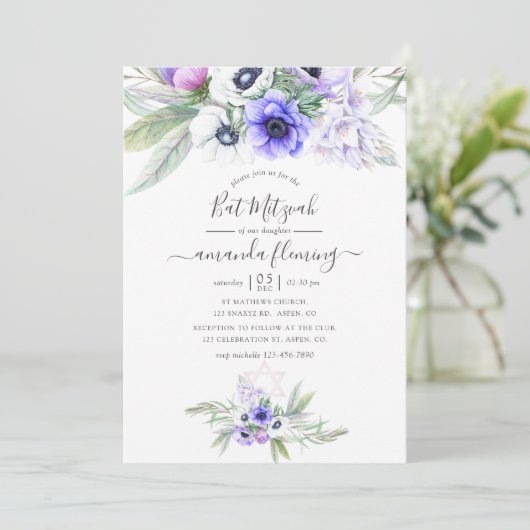 Pastel Violet Floral Bat Mitzvah Kaart (Staand voorkant)