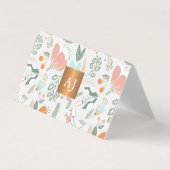 Pastel wilde bloemen met metallisch koper monogram visitekaartje (Voorkant)
