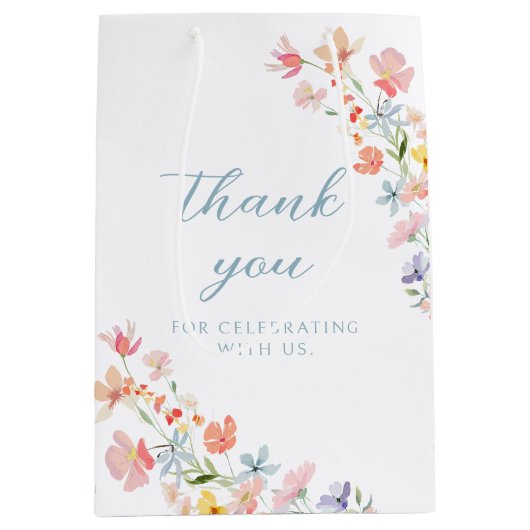Pastel Wildflower Wreath Wedding Gift Paper Bag Medium Cadeauzakje (Voorkant)