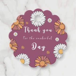 Pastel witte en roze oranje madeliefbloemen bedankjes labels