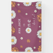 Pastel witte en roze oranje madeliefbloemen spandoek (Verticaal)