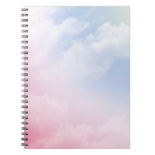 Pastel Wolken: Serene achtergrond patroon Notitieboek