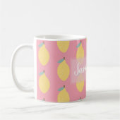 Pastel Yellow Lemons Patroon op roze, aangepast Koffiemok (Links)