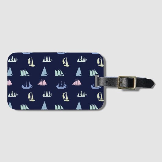 Pastel Zeilboot Patroon op Midnight Blue Bagagelabel (Voorkant (horizontaal))