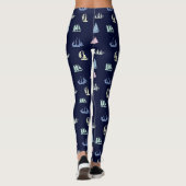 Pastel Zeilboot Patroon op Midnight Blue Leggings (Achterkant)