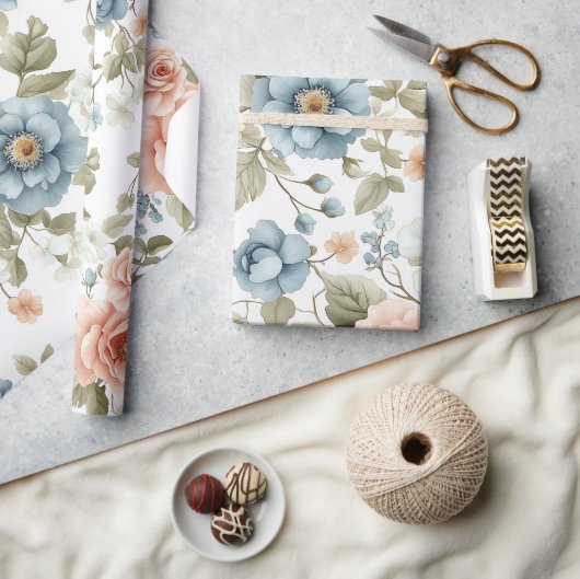 pastelblauw en perzik bloemenpatroon cadeaupapier (Crafts)