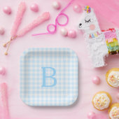 Pastelblauw en wit geruit met monogram papieren bordje (Feest)