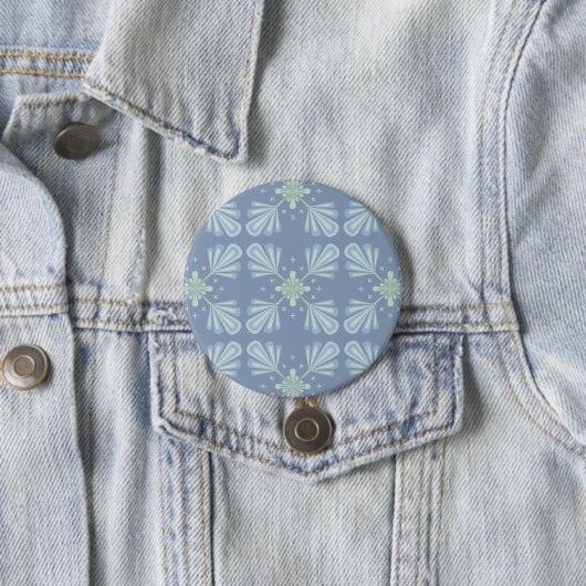 Pastelblauwe bloem abstract herhaling ronde button 7,6 cm (In situ)
