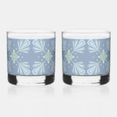 Pastelblauwe bloem abstract herhaling whisky glas (Links)