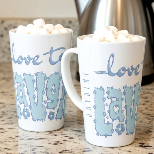 Pastelblauwe bloemige chunky text slogan met naam latte mok