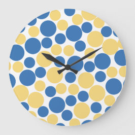 Pastelblauwe en gele polka-stippen klok