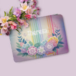 Pastelbloemen en regenboogstrips iPad air cover<br><div class="desc">Jouw naam boven een poot van pastelbloemen. De eenhoorn ombre achtergrond heeft pastelregenboogstrepen.</div>