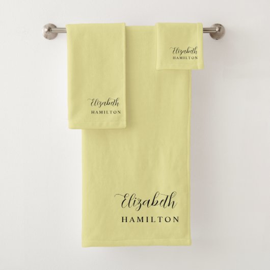 pastelgeel gepersonaliseerde badset bad handdoek (Insitu)
