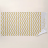 Pastelgele naam zig zag streep geometrisch strandlaken (Voorkant)