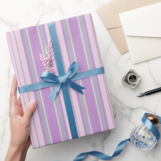 Pastelgrijs, paarse en groene chevronstrepen cadeaupapier