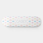 Pastelkleur wolken roze blauw geel modern. persoonlijk skateboard (Horizontaal)