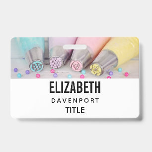 Pastelkleurige cake decoratiegereedschap foto badge