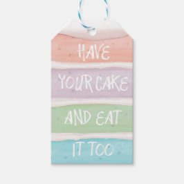 Pastelkleurige laagcake met leuk citaat cadeaulabel