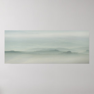Pastelochtend in de foggy Tuscany Poster