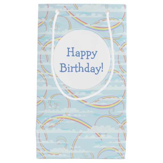 Pastelregenboog in blauwe hemel met witte wolken klein cadeauzakje (Voorkant)