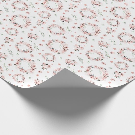 Pastelroze bloemenkrans cadeaupapier (Hoek)