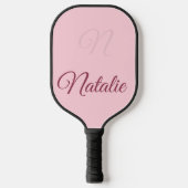 Pastelroze effen kleur met monogram pickleball paddle (Voorkant)