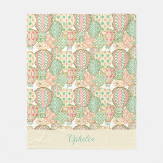 Pastelroze en blauwe luchtballonnen met naam fleece deken (Voorkant)