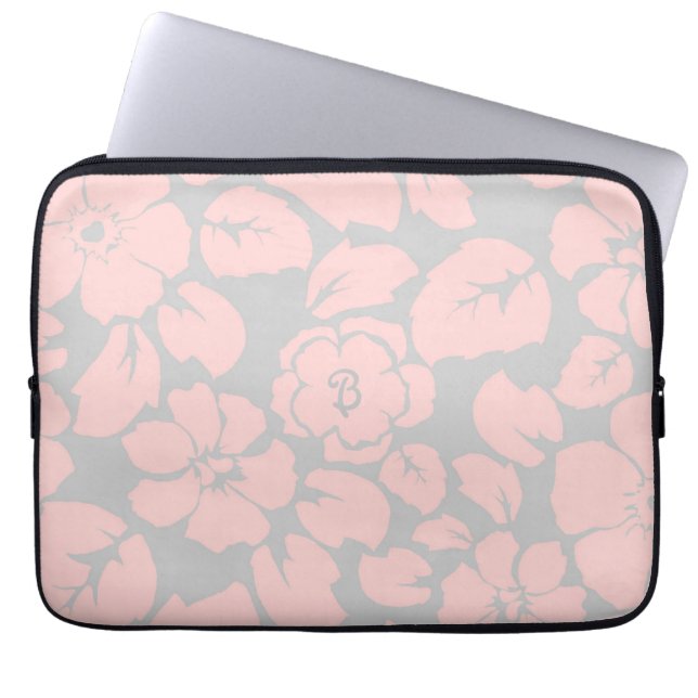 Pastelroze en grijze bloemenmonogram laptop sleeve (Voorkant)