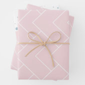 Pastelroze en wit gebloemd inpakpapier vel (In situ)