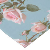 Pastelroze Rozen Op Een Zachte Hemelblauwe Achterg Tafelkleed (Gekanteld)