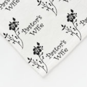 Pastors Wife Elegance Fleece Deken (Hoek)