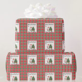 Pasvorm voor kerstrood en groene speldenkerstman cadeaupapier