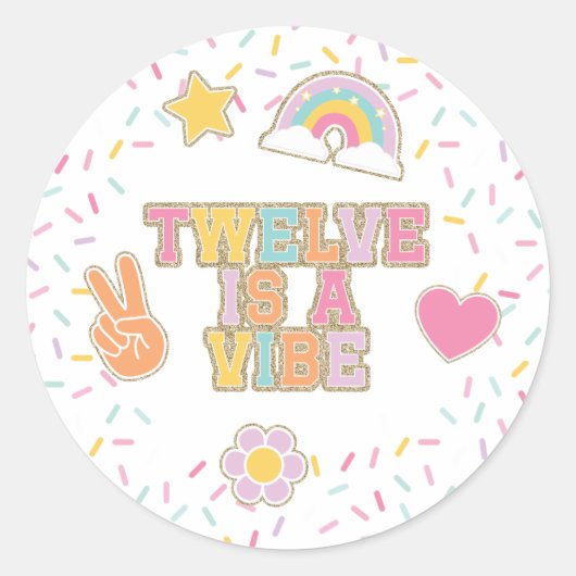 Patch Preppy Twelve is een vibe 12e verjaardag Ronde Sticker (Voorkant)
