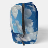 Patches van verschillende gevormde wolken toilettasje (Rechts)