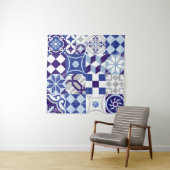 patchwork-achtergrond met traditioneel blauw wandkleed (In situ)