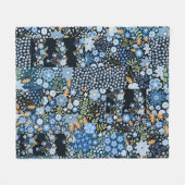Patchwork Blauwe Bloemen: Naadloze Stof. Fleece Deken (Voorkant (Horizontaal))