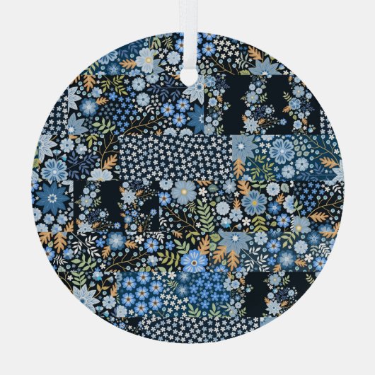 Patchwork Blauwe Bloemen: Naadloze Stof. Glas Ornament (Achterkant)