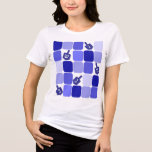 Patchwork Dreidels Tri-Blend Shirt<br><div class="desc">Blauw-wit lappendeken met dreidels voor elke Joodse feestdag of evenement.</div>