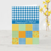 Patchwork en Gingham Birthday Kaart Welsh Greeting (Gele Bloem)