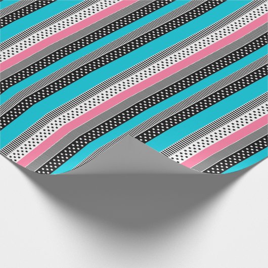 Patchwork gemaakt van veelkleurige stroken stof i cadeaupapier (Hoek)